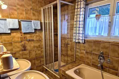 12_haus_daheim-fewo_wildspitze_Baderaum