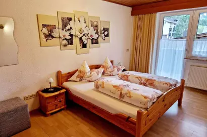 03_haus_daheim_fewo_bergliebe_Schlafzimmer